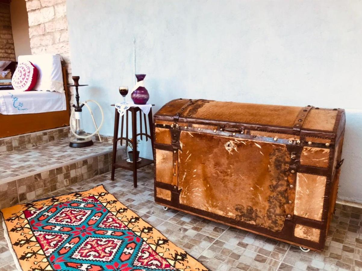 "Mani Guest House" Gjirokastër Buitenkant foto