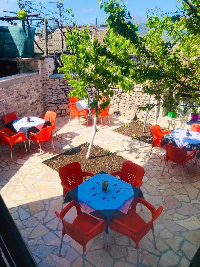 "Mani Guest House" Gjirokastër Buitenkant foto