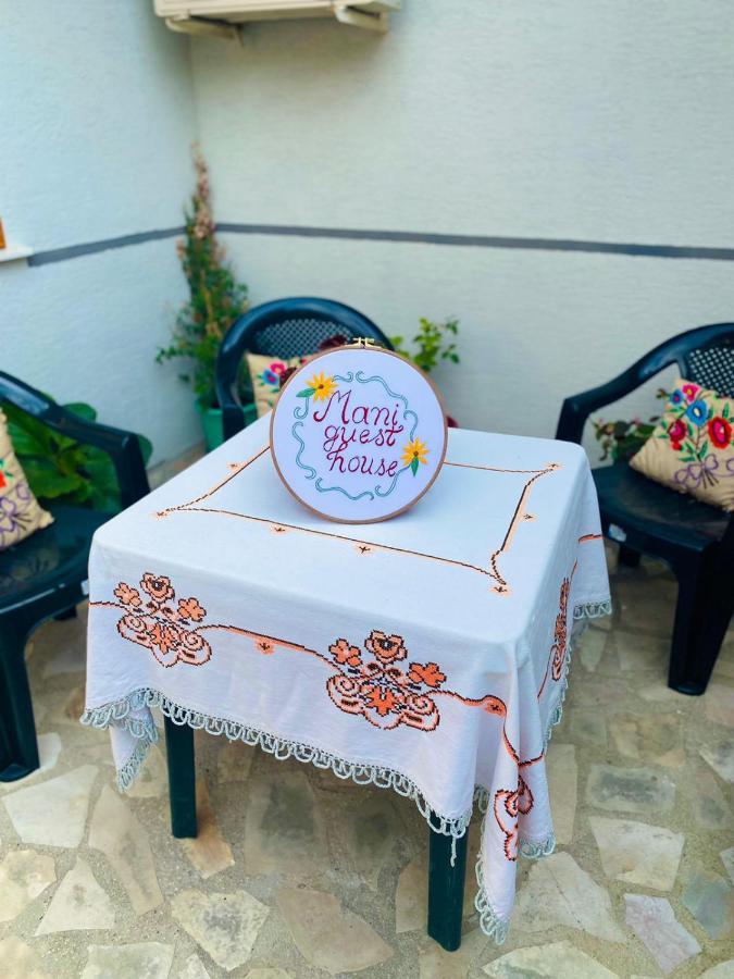 "Mani Guest House" Gjirokastër Buitenkant foto