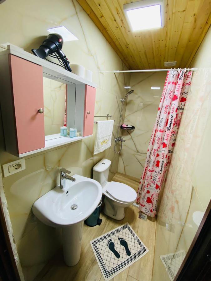"Mani Guest House" Gjirokastër Buitenkant foto