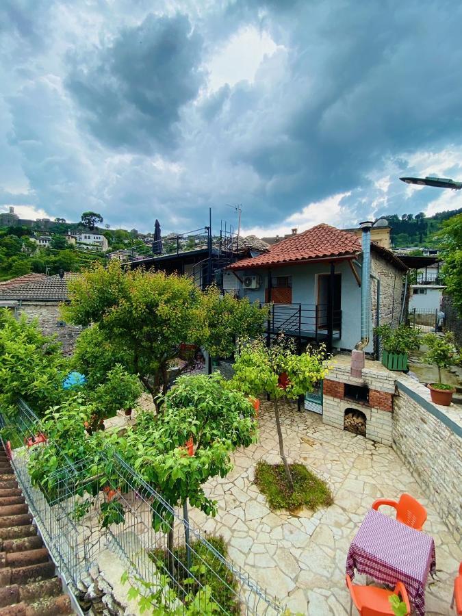 "Mani Guest House" Gjirokastër Buitenkant foto