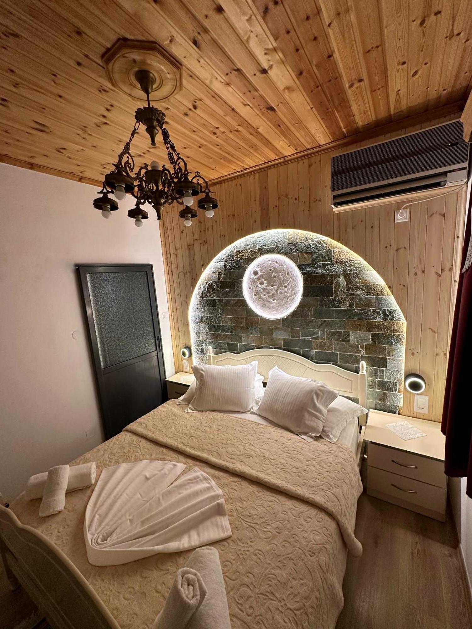 "Mani Guest House" Gjirokastër Buitenkant foto