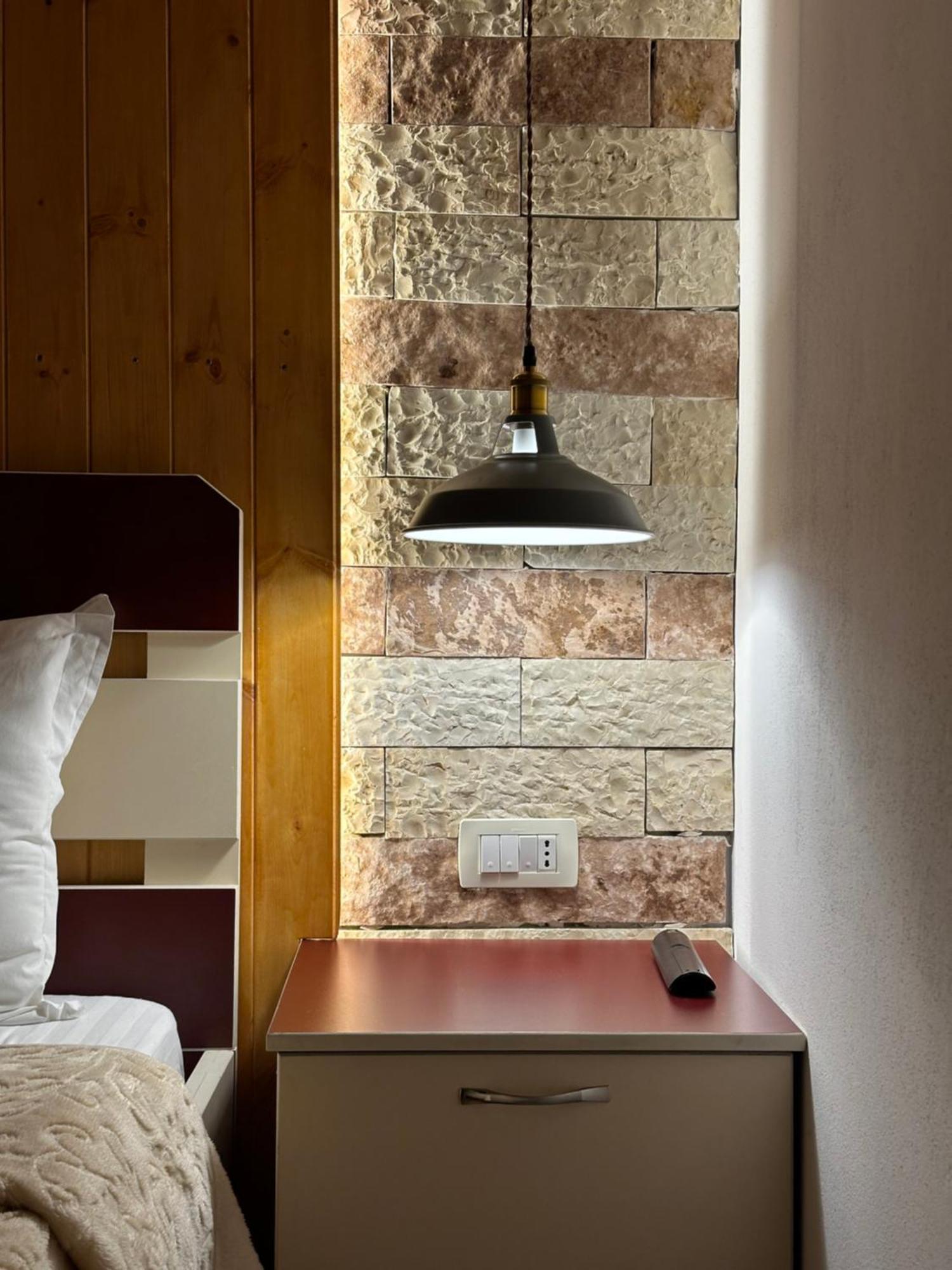 "Mani Guest House" Gjirokastër Buitenkant foto